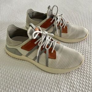 Olukai Mio Lí Sneakers - size 7